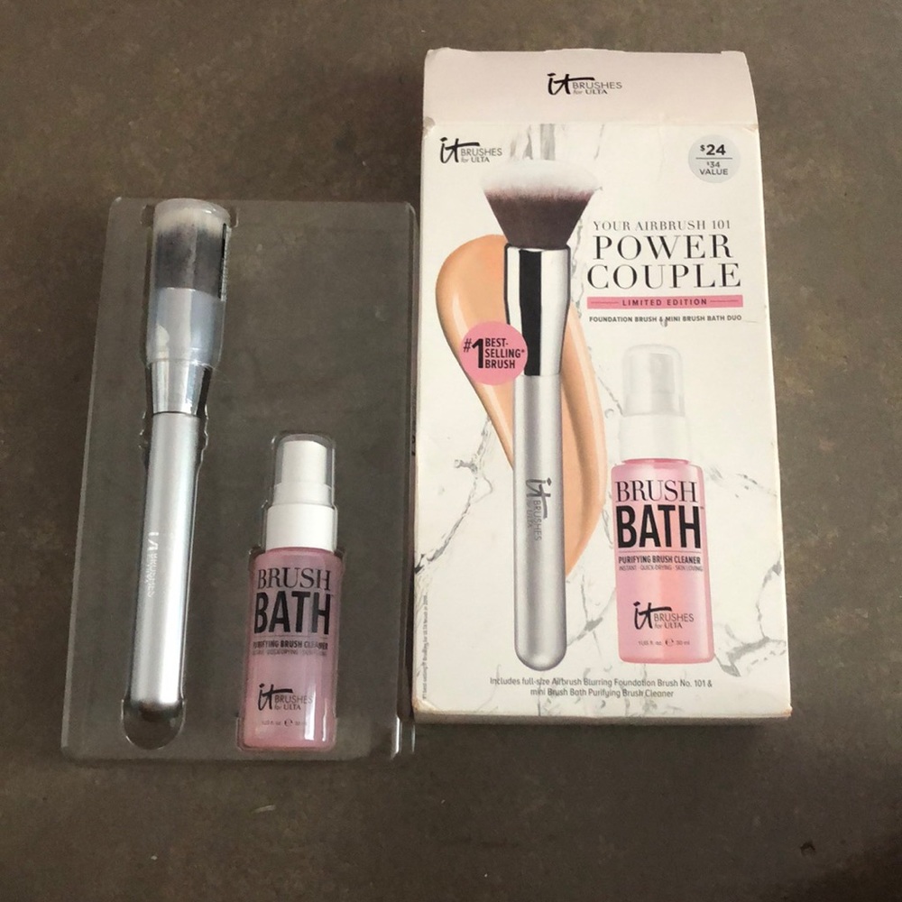 IT brushes power couple set! Never used or opened